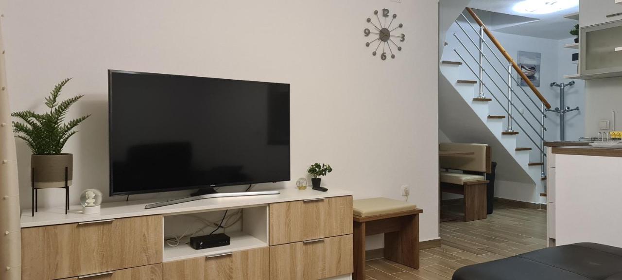 Luxury Apartments Oasis Лумбарда Экстерьер фото